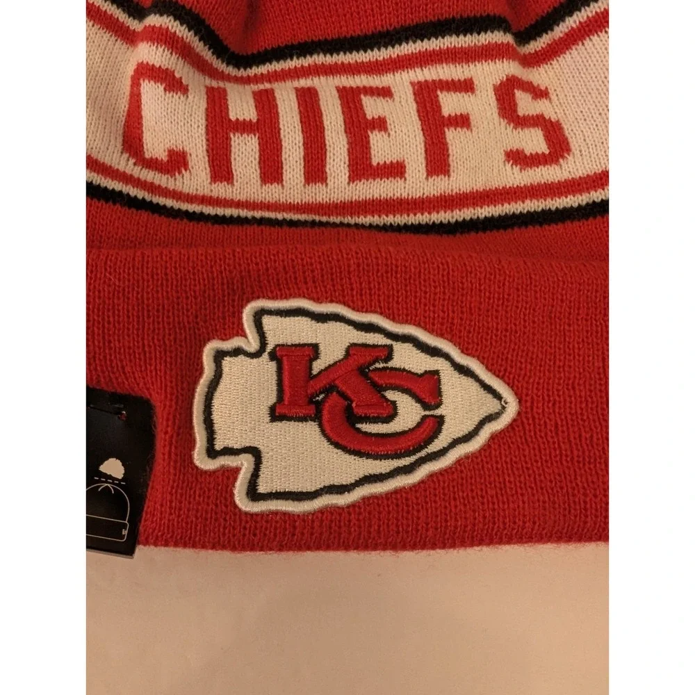 Kansas City Chiefs New Era On Field Beanie Pom Cuffed Knit Hat Cap Fleece Lined